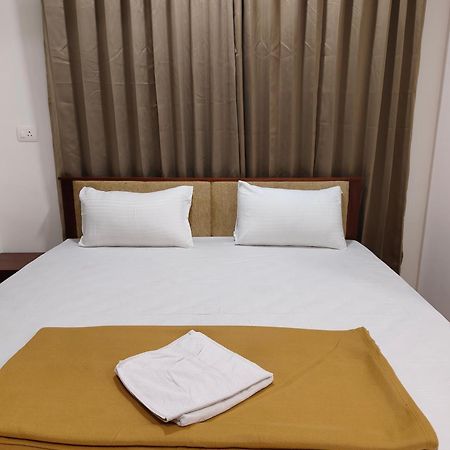 Hotel Nova Kochi Esterno foto