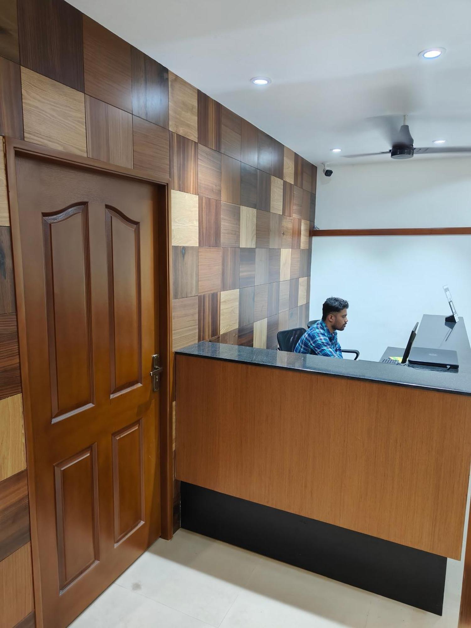 Hotel Nova Kochi Esterno foto