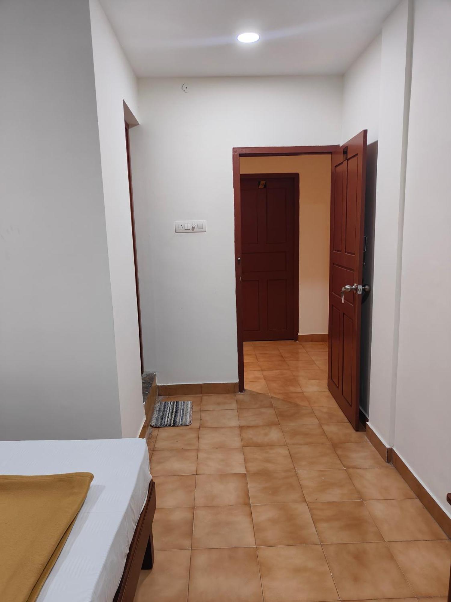 Hotel Nova Kochi Esterno foto